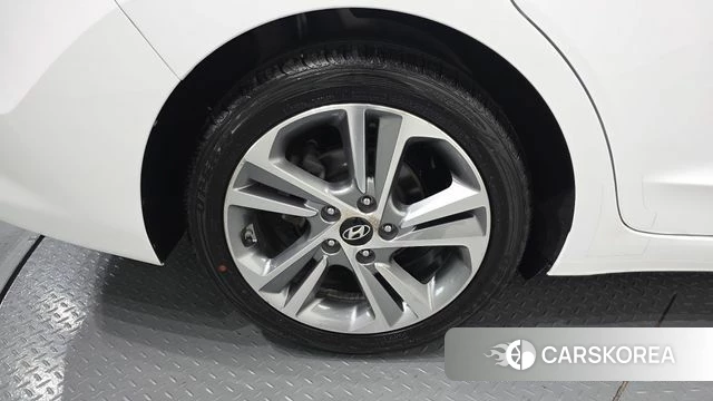 Hyundai Avante AD id 3917289 из Кореи 15