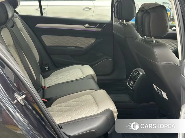 Volkswagen Magotan 2023 Черный из Китая, фото 6