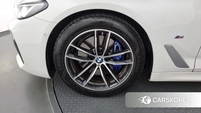 BMW 5 Series (G30) id 3212786 из Кореи 15