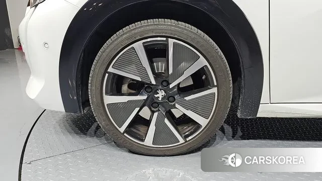 Peugeot e-208 second Generation id 3561393 из Кореи 15