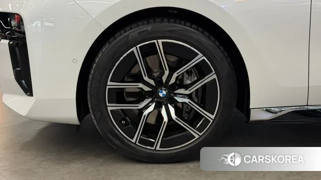 BMW 7 Series (G70) id 3674628 из Кореи 15