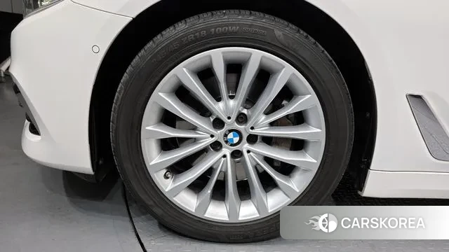 BMW 5 Series (G30) id 3687299 из Кореи 15