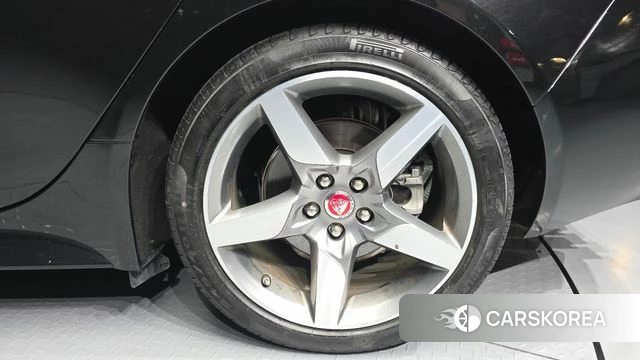 Jaguar XE id 3813932 из Кореи 15