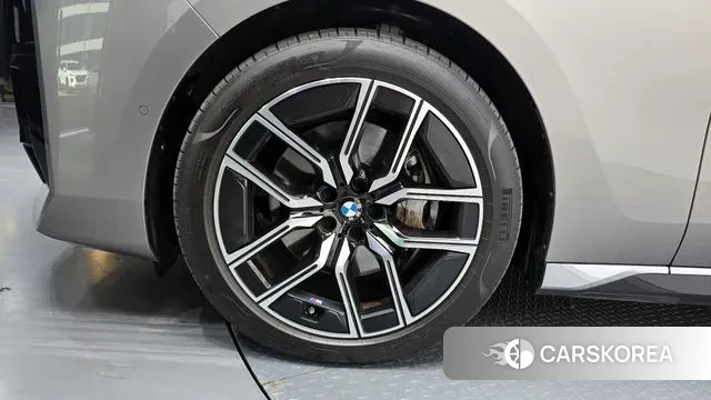 BMW 7 Series (G70) id 3518103 из Кореи 15