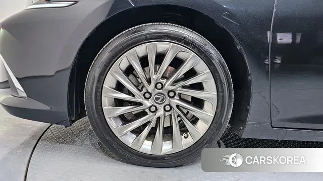 Lexus ES300h 7th generation id 3640277 из Кореи 15