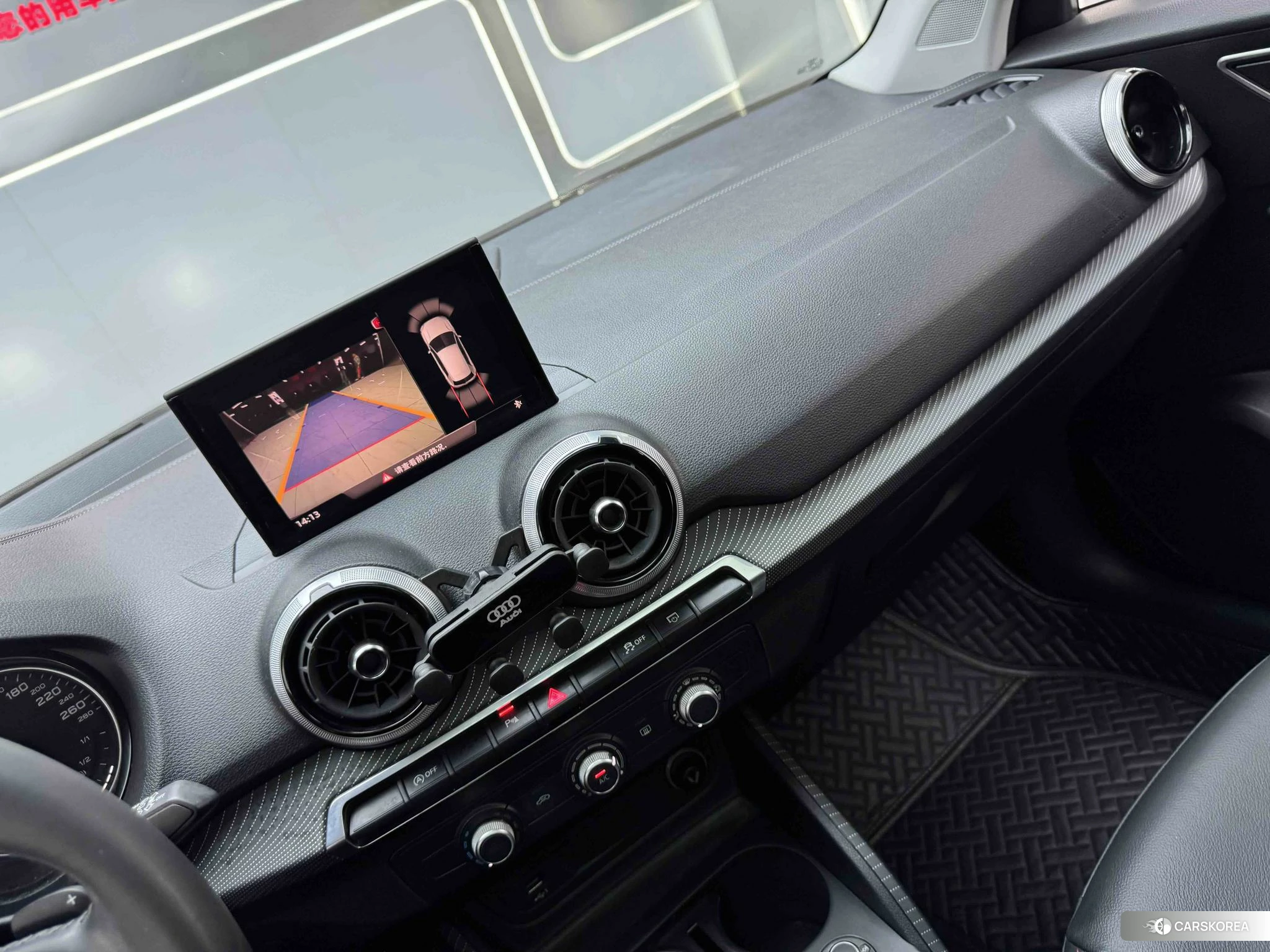 Audi Q2L id 4453771 из Китая 13