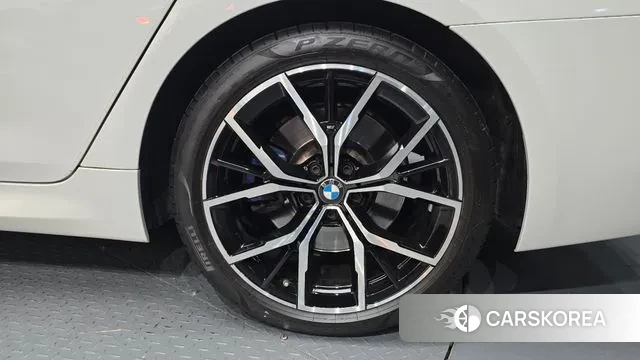 BMW 5 Series (G30) id 3479292 из Кореи 15