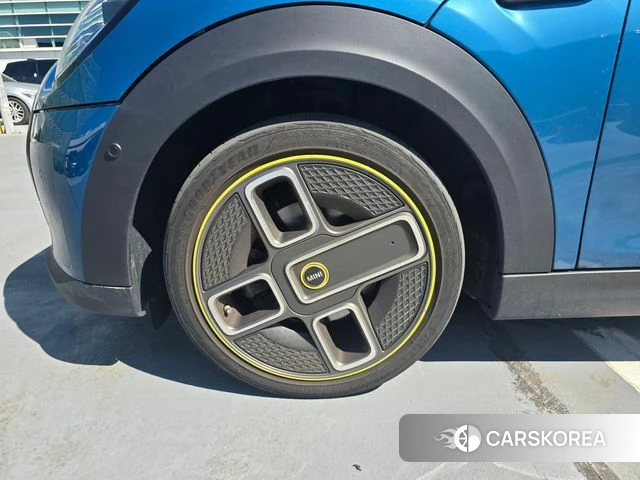 Mini Cooper Electric id 4494309 из Кореи 8
