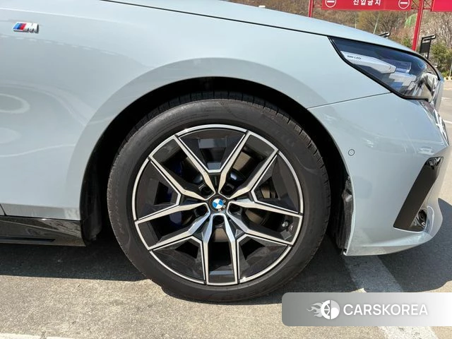 BMW 5 Series (G60) id 3889166 из Кореи 15