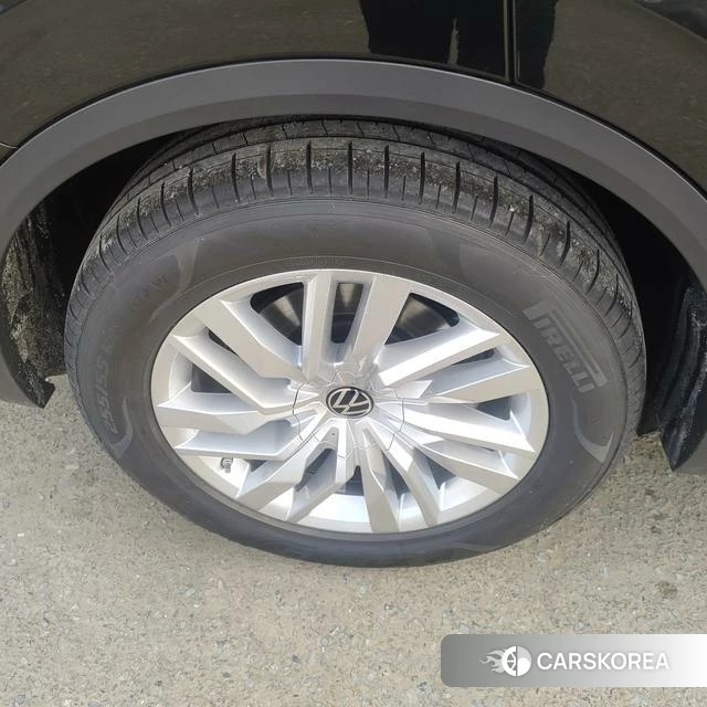 Volkswagen Touareg id 4261158 из Китая 8