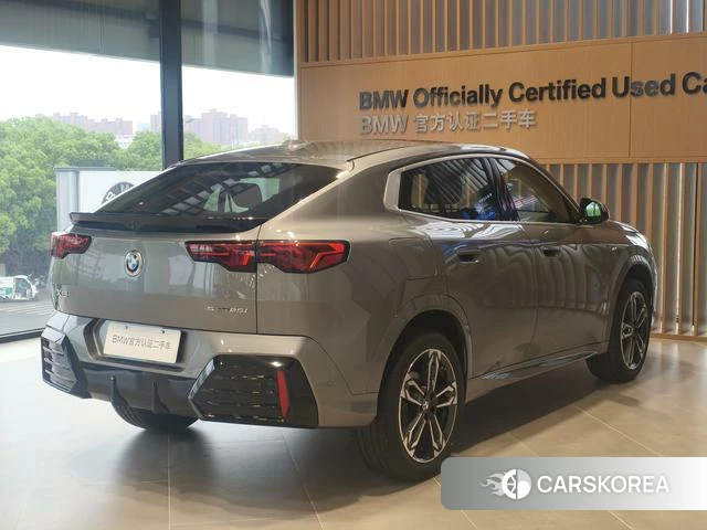 BMW X2 (import) 2025 Серебристо-серый из Китая, фото 5