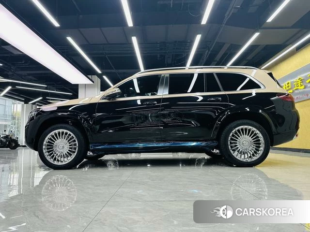 Mercedes-Benz GLS 2026 Шампань из Китая, фото 5