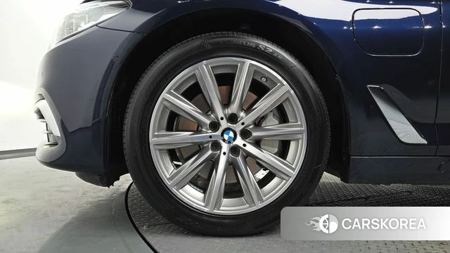 BMW 5 Series (G30) id 3904712 из Кореи 15