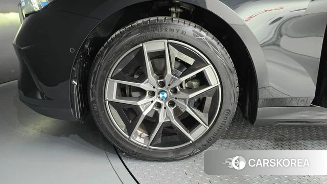 BMW 5 Series (G60) id 4533148 из Кореи 15