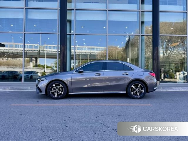 Mercedes-Benz Class A 2023 Темно-серый из Китая, фото 5