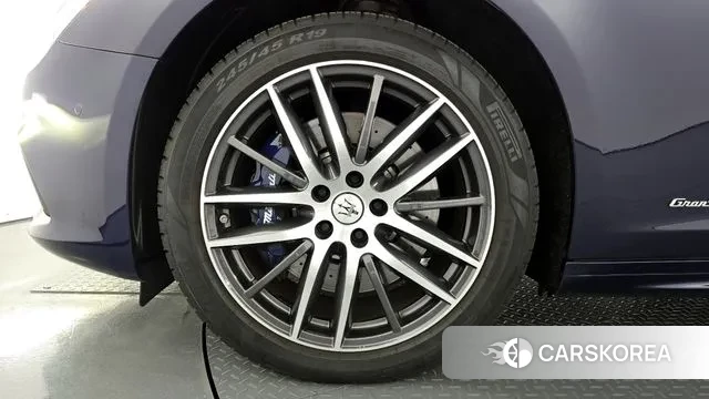 Maserati Ghibli id 3427758 из Кореи 15