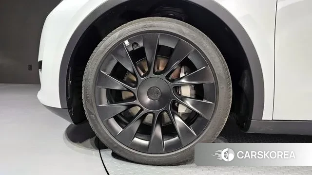 Tesla Model Y id 3006944 из Кореи 15