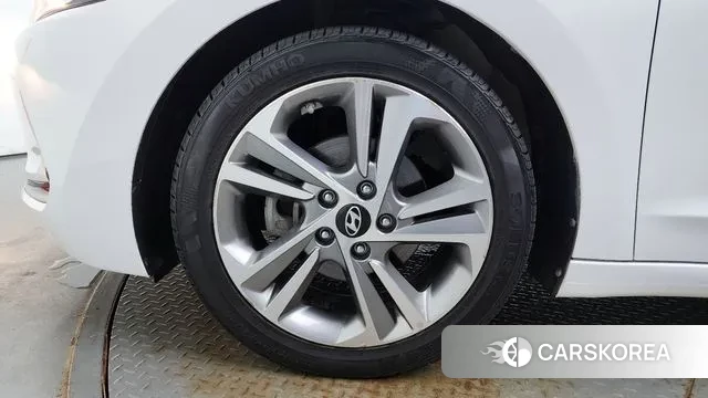 Hyundai Avante AD id 3090983 из Кореи 15