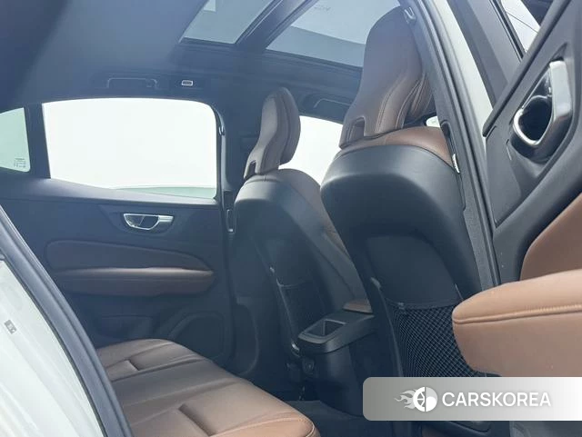 Volvo S60 2023 Белый из Китая, фото 5