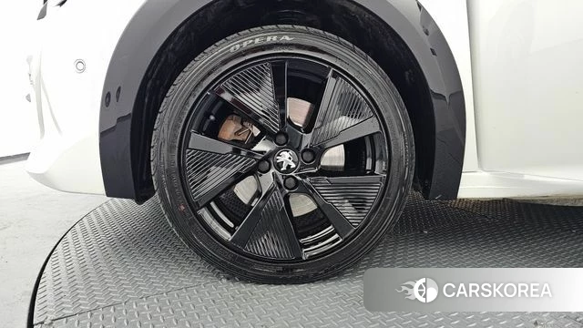 Peugeot e-208 second Generation id 3827099 из Кореи 15