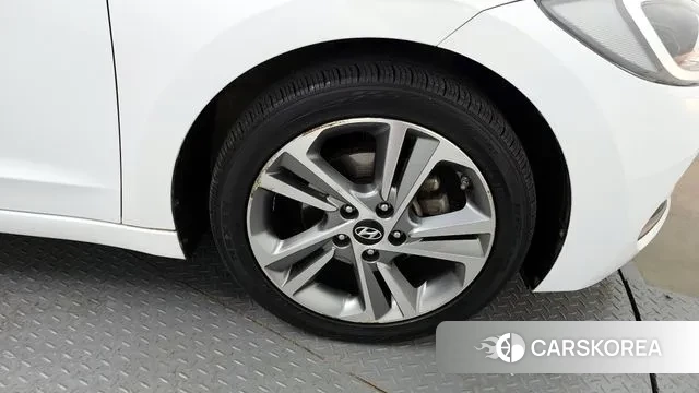 Hyundai Avante AD id 3563237 из Кореи 15