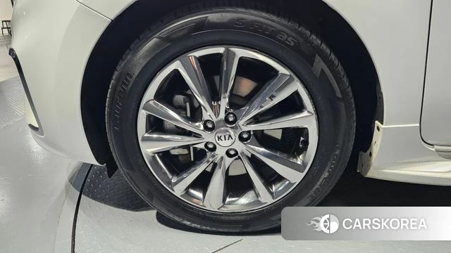 Kia The New Carnival id 4339717 из Кореи 29