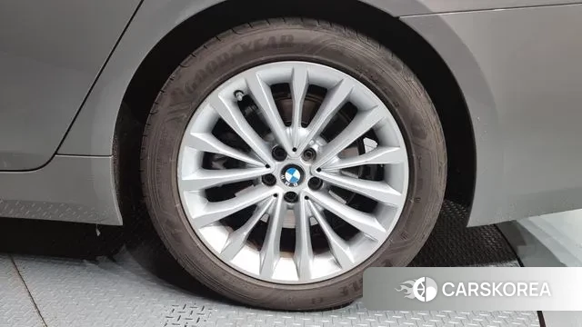 BMW 5 Series (G30) id 3416556 из Кореи 15