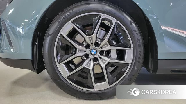 BMW 5 Series (G60) id 4279627 из Кореи 15