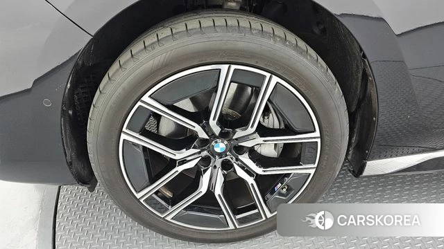 BMW 7 Series (G70) id 4792146 из Кореи 29