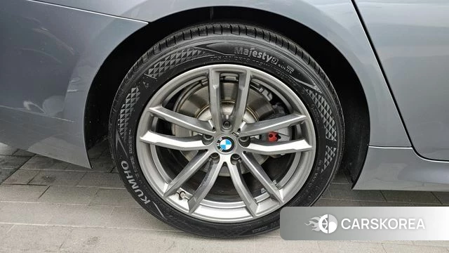 BMW 5 Series (G30) id 3894188 из Кореи 15