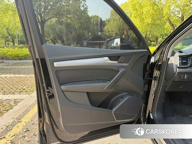 Audi Q5L id 4300900 из Китая 11