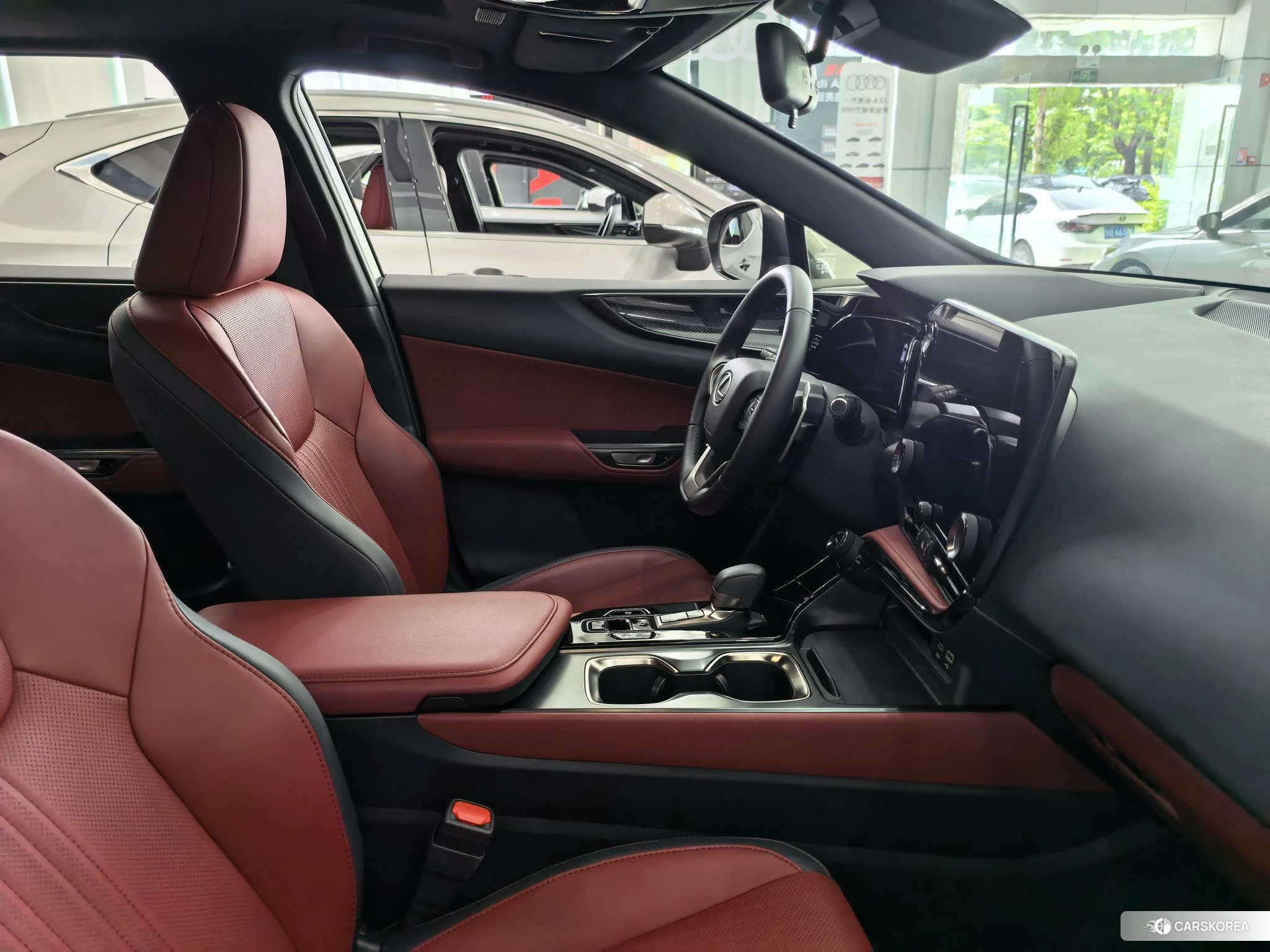 Lexus NX 2024 Серебристо-серый из Китая, фото 5