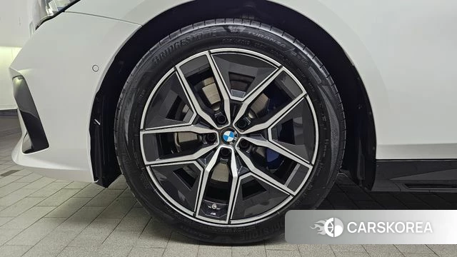 BMW 5 Series (G60) id 4474409 из Кореи 27