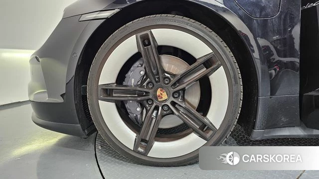 Porsche Taycan id 4590420 из Кореи 32