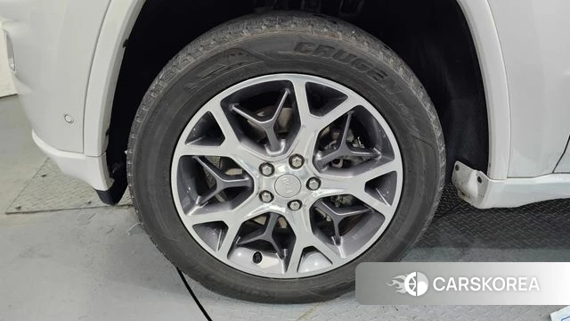 Jeep Grand Cherokee id 4245150 из Кореи 28