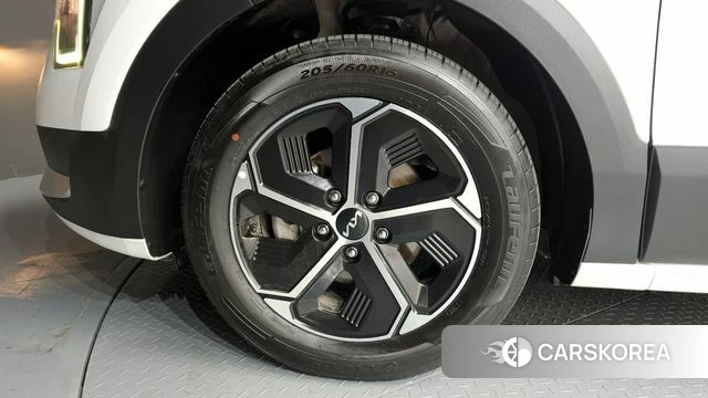 Kia Di Ol Nu Niro id 3953935 из Кореи 15