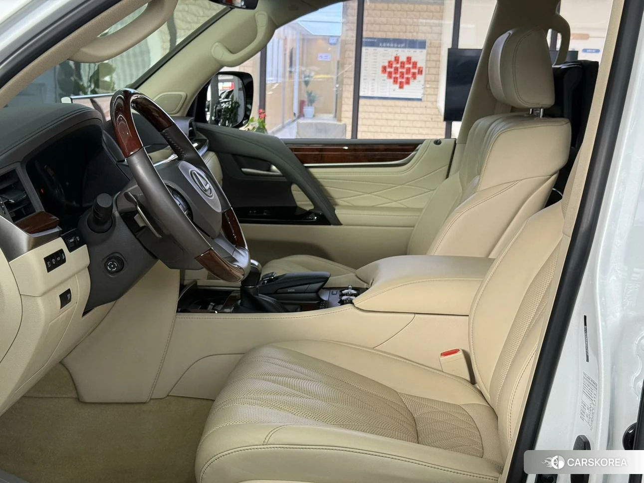 Lexus LX 2023 Белый из Китая, фото 6