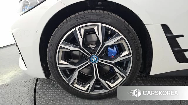 BMW i4 id 4571444 из Кореи 15