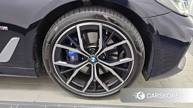 BMW 5 Series (G30) id 3389042 из Кореи 15