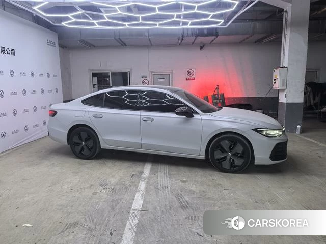 Volkswagen Passat 2024 Серебристо-серый из Китая, фото 5