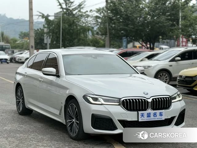 BMW 5 series 2023 Белый из Китая, фото 5