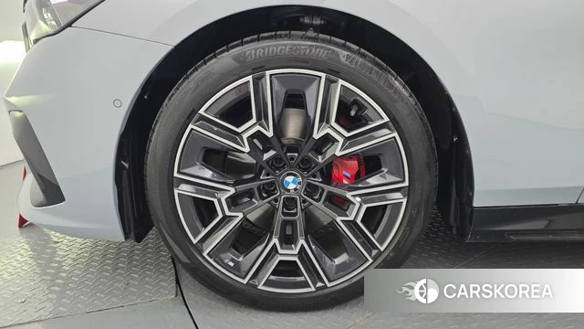 BMW 5 Series (G60) id 4499278 из Кореи 15