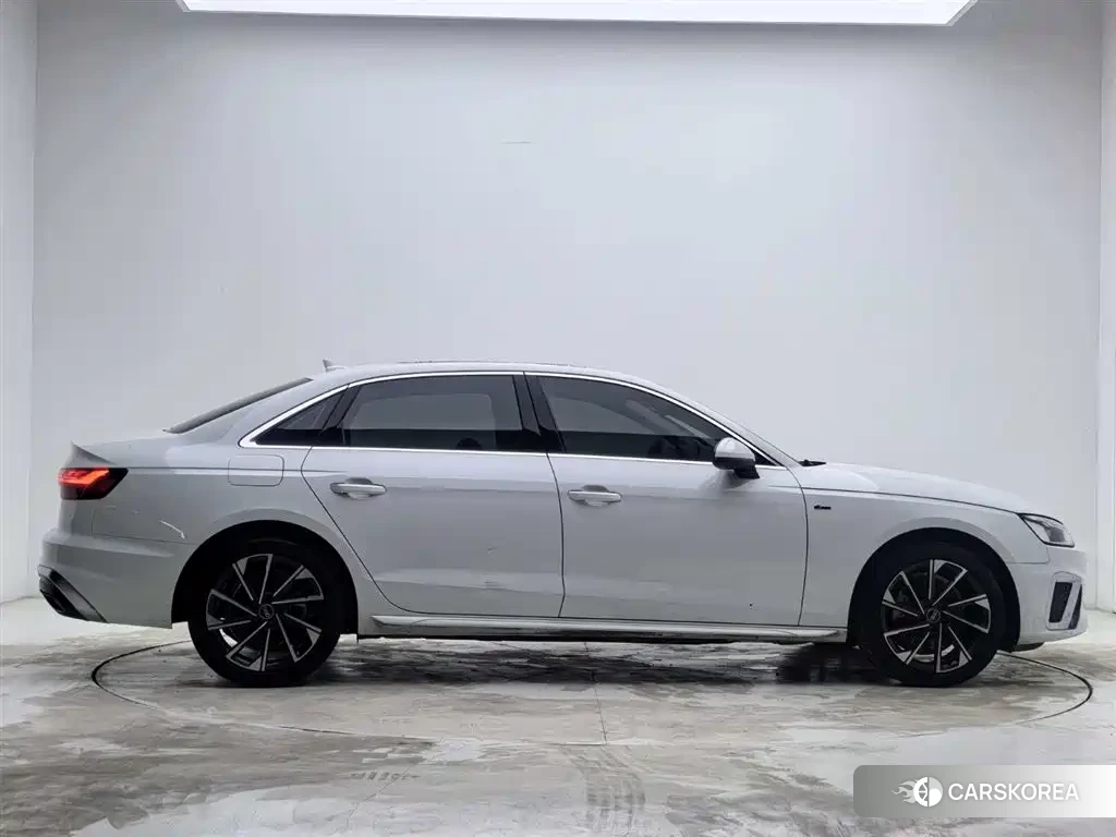 Audi A4L id 4601738 из Китая 20