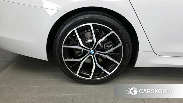 BMW 5 Series (G30) id 3936222 из Кореи 15