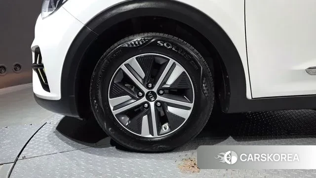 Kia The New Niro id 3587443 из Кореи 15