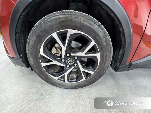 Toyota C-HR id 4211549 из Китая 10