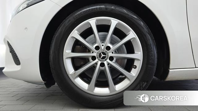 Mercedes-Benz A-Class W177 id 4637684 из Кореи 26