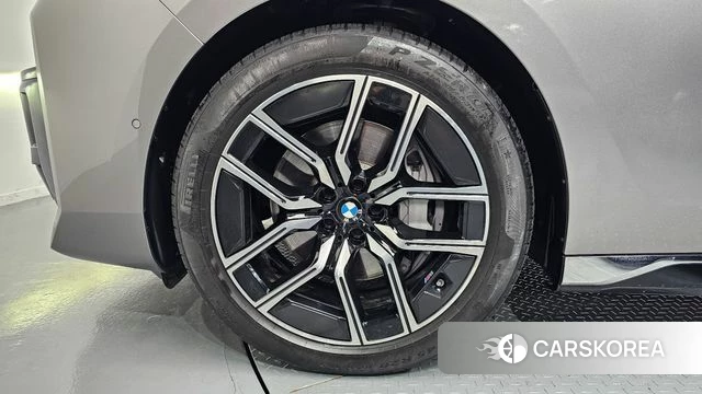 BMW 7 Series (G70) id 4590595 из Кореи 26