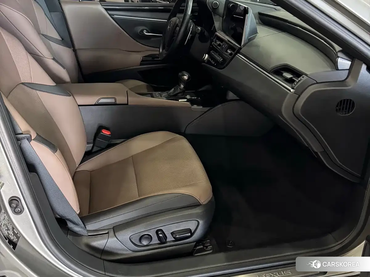 Lexus ES id 4515514 из Китая 9