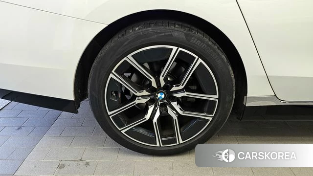 BMW 7 Series (G70) id 3922258 из Кореи 15